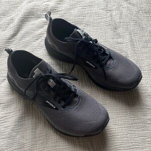 Like new Brooks Ricochet 3